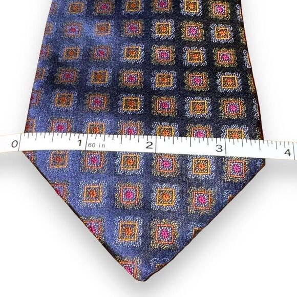 Carrot & Gibbs Navy Blue Flower Handmade 100% Silk Neck Tie - Picture 2 of 9